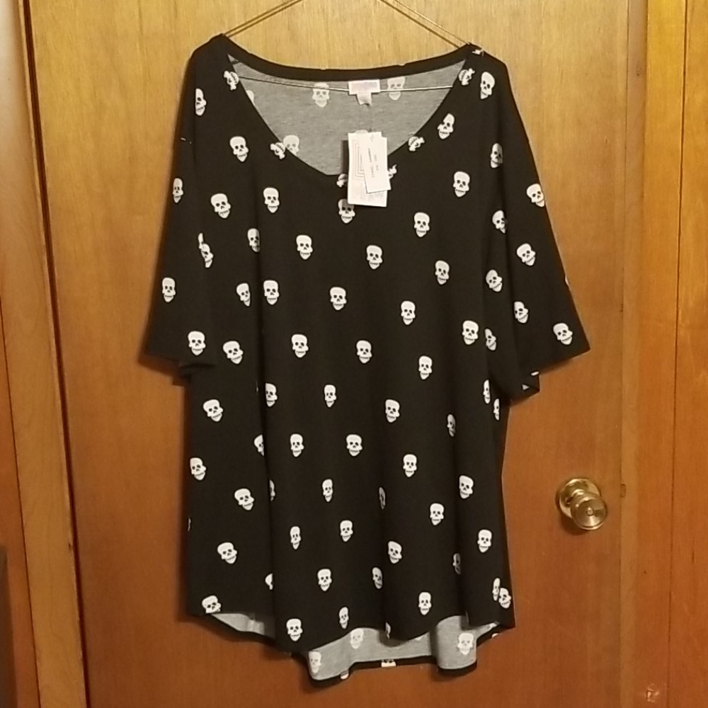 NWT LulaRoe Skull Print Iris Tunic, 3XL